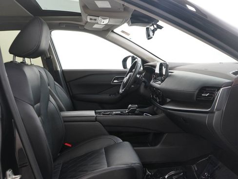 Used 2023 Nissan Rogue Platinum image 14