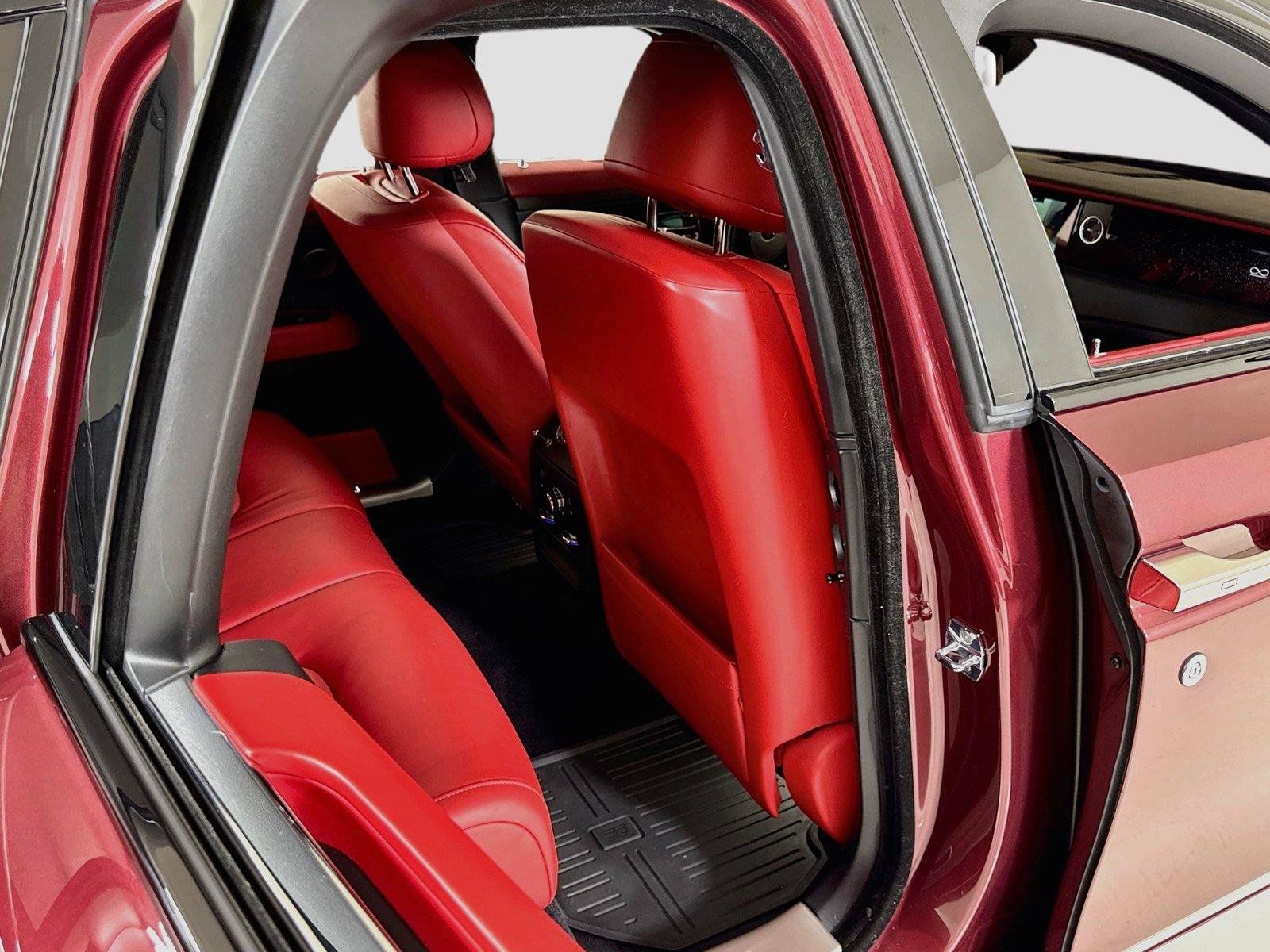 Used 2023 Rolls-Royce Ghost Black Badge AWD/4WD image 33