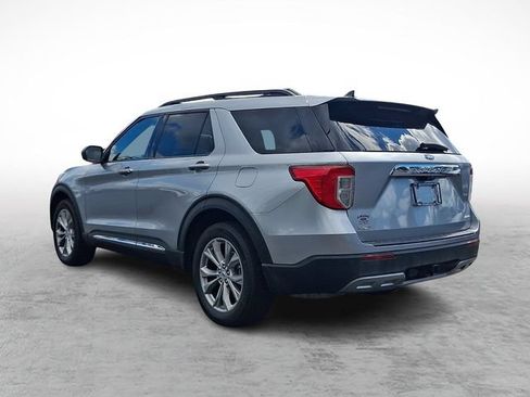 Used 2023 Ford Explorer XLT w/ Equipment Group 202A AWD/4WD image 4