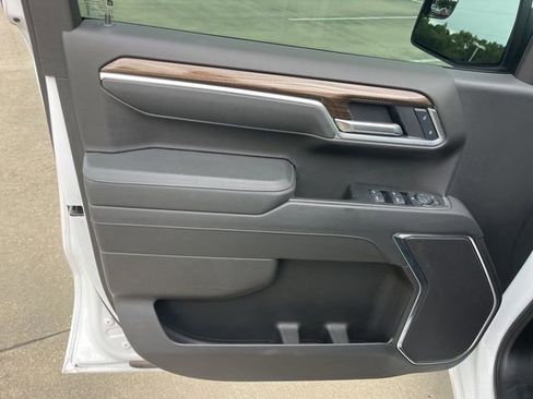 Used 2025 Chevrolet Silverado 1500 LT w/ Z71 Off-Road Package AWD/4WD image 13