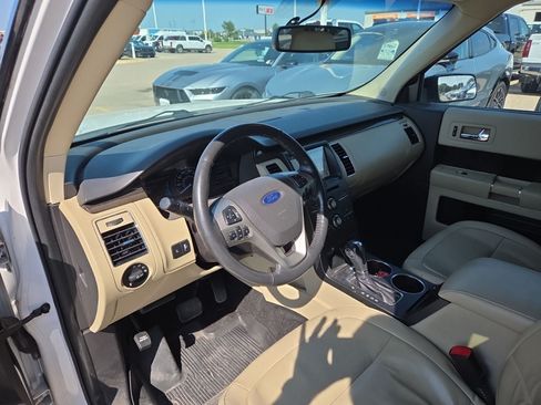 Used 2019 Ford Flex SEL w/ Equipment Group 202A AWD/4WD image 9