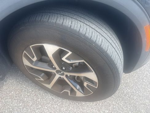 Used 2024 Kia Sportage EX image 8