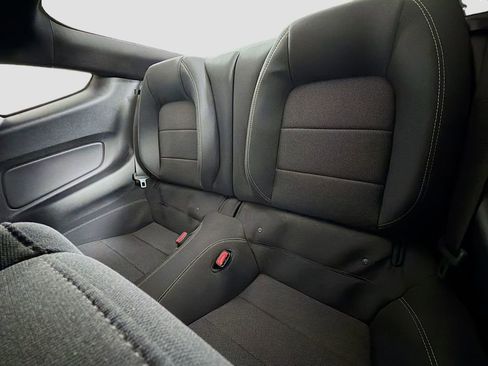 Used 2017 Ford Mustang Coupe RWD image 21