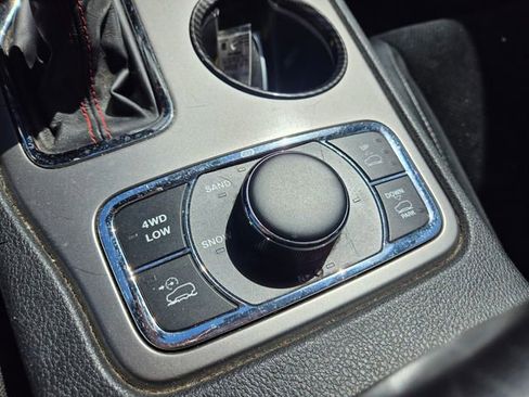 Used 2017 Jeep Grand Cherokee Trailhawk w/ Trailhawk Luxury Group image 19