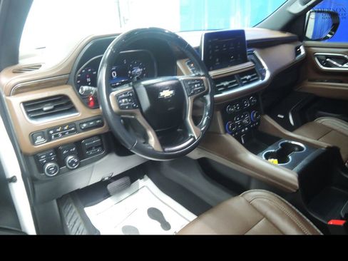 Used 2023 Chevrolet Suburban High Country w/ Advanced Technology Package image 7