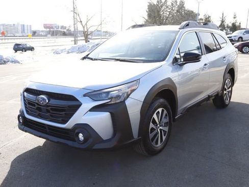 Used 2025 Subaru Outback Premium w/ Popular Package #1A image 11