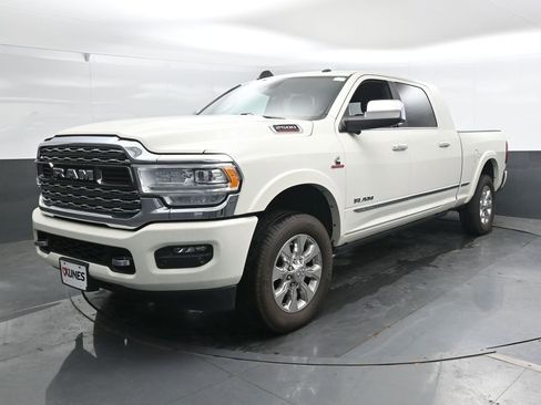 Used 2022 RAM 2500 Limited AWD/4WD image 9