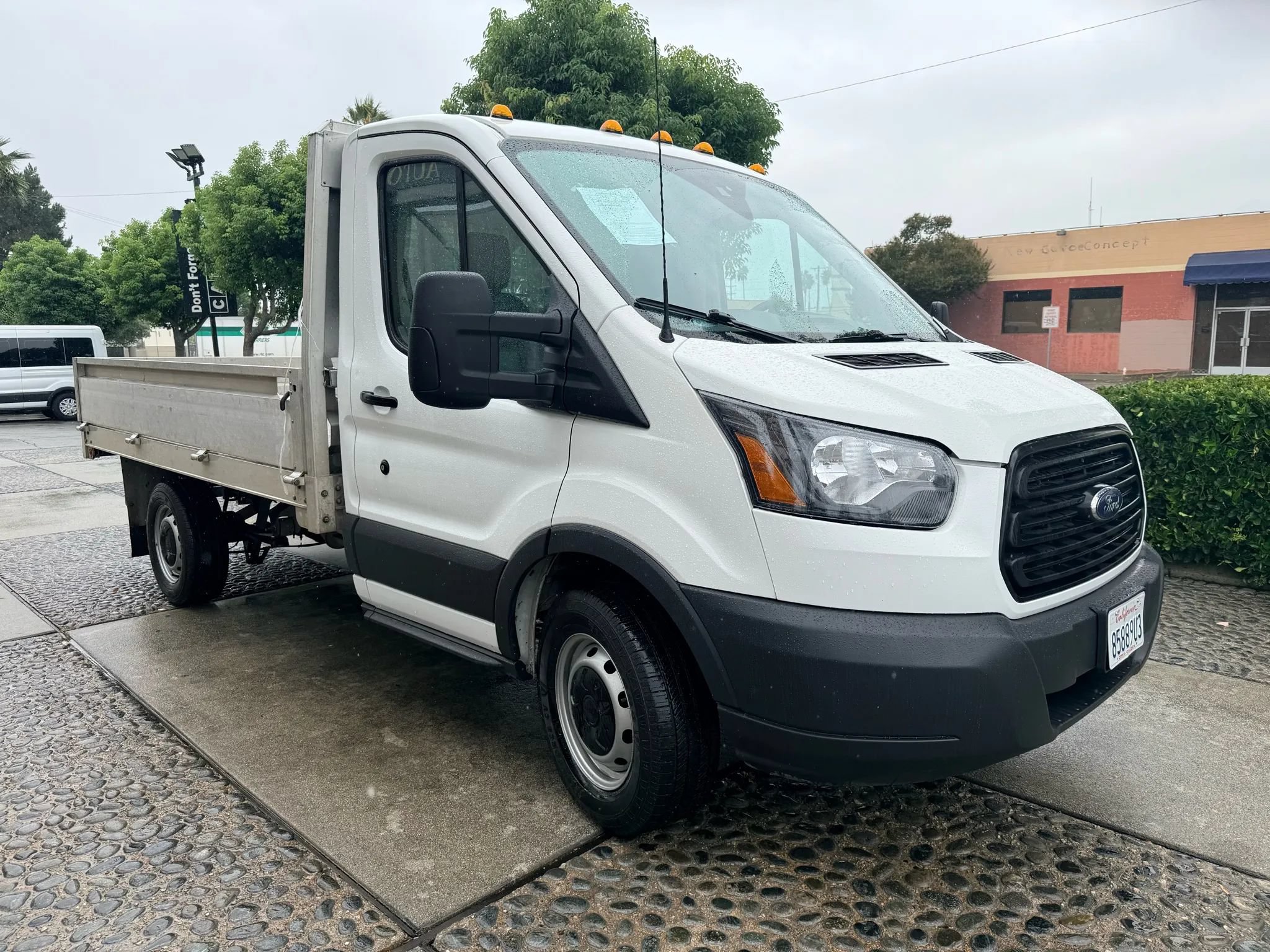 Used 2018 Ford Transit 250 138 RWD image 3