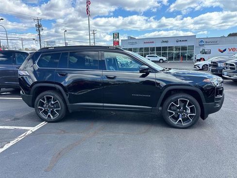 New 2026 Jeep Cherokee Overland image 2