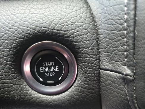 Used 2024 GMC Yukon XL Denali w/ Advanced Technology Package AWD/4WD image 18