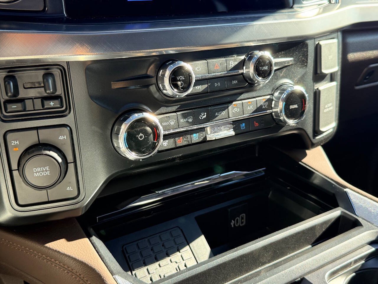 Used 2027 Ford F450 King Ranch w/ Chrome Package AWD/4WD image 33