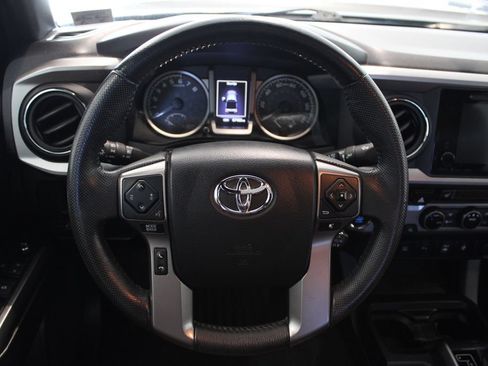 Used 2016 Toyota Tacoma Limited w/ Towing Package AWD/4WD image 26