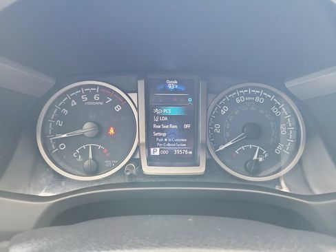 Certified 2023 Toyota Tacoma 4x4 Double Cab w/ Trail Edition image 28
