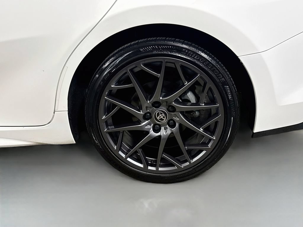 Used 2025 Toyota Camry SE w/ Convenience Package FWD image 9