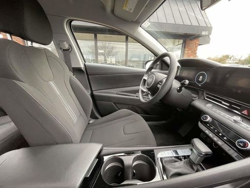 Used 2024 Hyundai Elantra Blue image 16