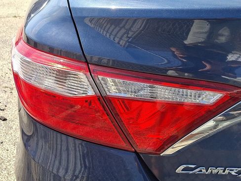 Used 2015 Toyota Camry LE FWD image 6