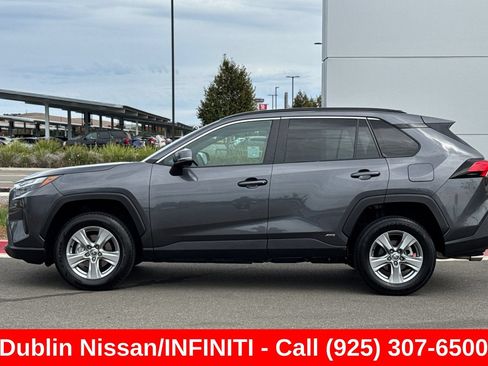 Used 2025 Toyota RAV4 XLE AWD/4WD image 7