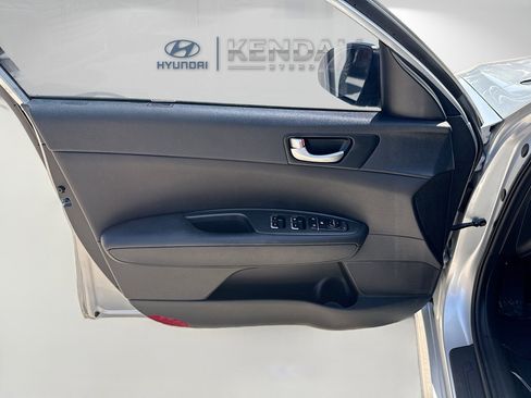 Used 2018 Kia Optima LX w/ 17" Alloy Wheels Package image 17