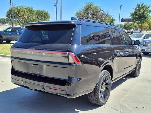 Used 2025 Lincoln Navigator L Reserve w/ Jet Appearance Package AWD/4WD image 3