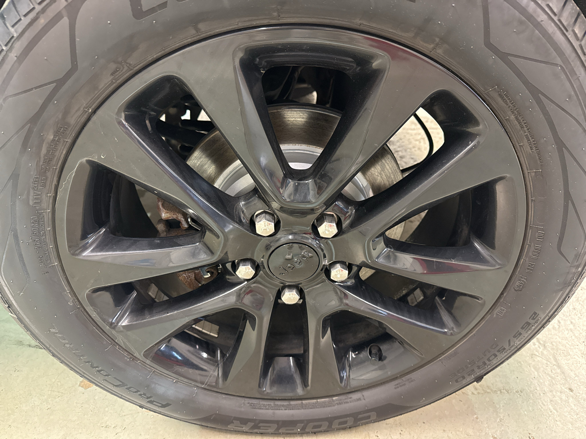 Used 2019 Jeep Grand Cherokee Altitude AWD/4WD image 36