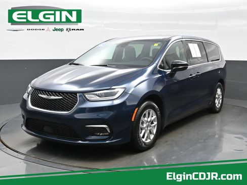 Used 2024 Chrysler Pacifica Touring FWD image 1