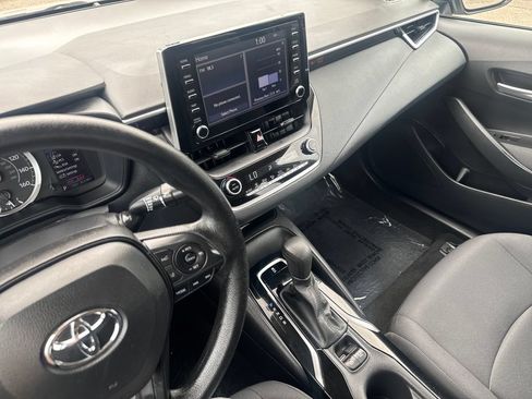 Used 2020 Toyota Corolla LE FWD image 20