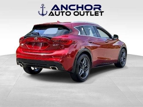 Used 2017 INFINITI QX30 Premium w/ Navigation Package FWD image 8