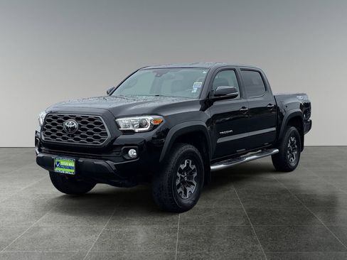 Used 2021 Toyota Tacoma TRD Off-Road image 3