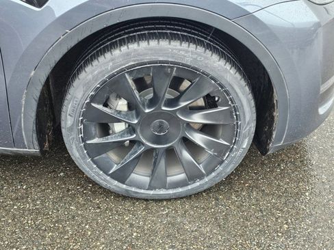 Used 2023 Tesla Model Y Long Range image 9
