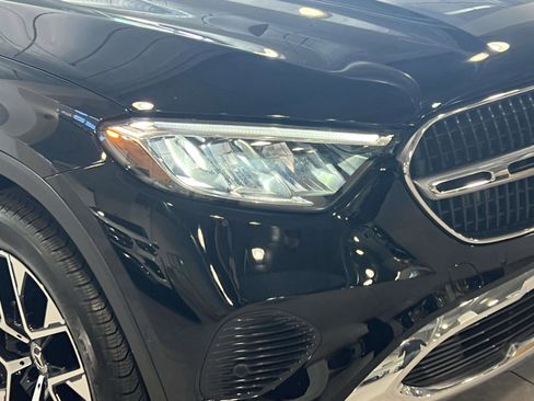 Used 2025 Mercedes-Benz GLC 350e 4MATIC image 7