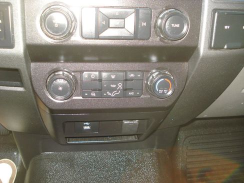 Used 2019 Ford F350 XL w/ Power Equipment Group image 40