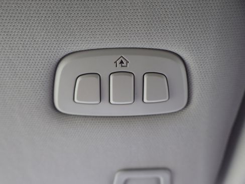 Used 2025 Lincoln Nautilus Reserve AWD/4WD image 28
