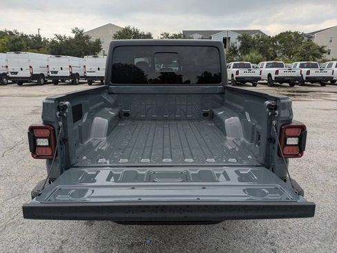 New 2026 Jeep Gladiator Sport AWD/4WD image 12