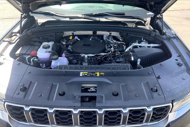 New 2026 Jeep Grand Cherokee Limited AWD/4WD image 11