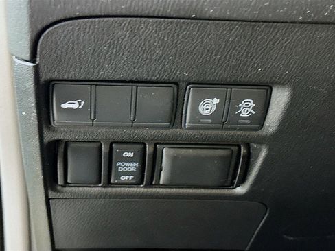 Used 2020 Nissan Armada SL w/ Premium Package image 10