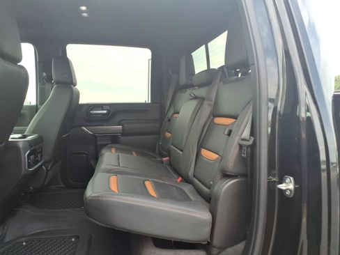 Used 2023 GMC Sierra 2500 AT4 w/ AT4 Preferred Package AWD/4WD image 12