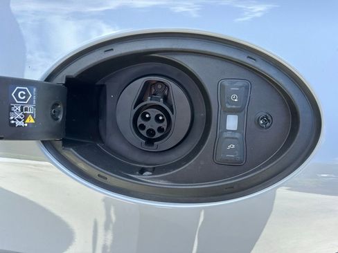Certified 2025 Porsche Panamera 4 E-Hybrid AWD/4WD image 34
