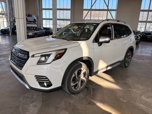Used 2023 Subaru Forester Touring image 7