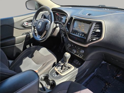 Used 2016 Jeep Cherokee Latitude FWD image 28