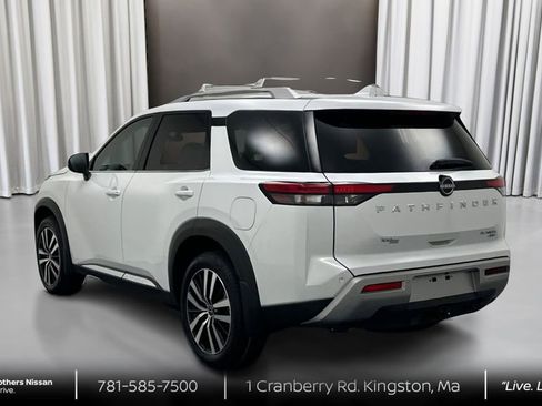 New 2025 Nissan Pathfinder Platinum w/ Cargo Package image 7