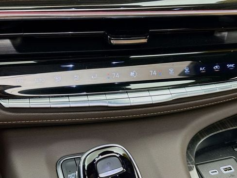 Used 2024 Cadillac Escalade Sport w/ Touring Package AWD/4WD image 17