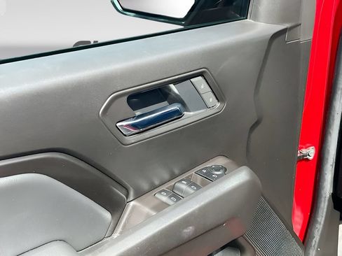 Used 2025 Chevrolet Colorado LT AWD/4WD image 17