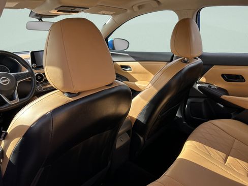 Used 2025 Nissan Sentra SV w/ SV Premium Package image 16