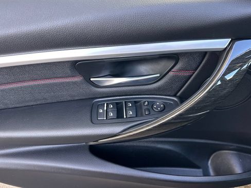 Used 2018 BMW 330i Sedan w/ Premium Package RWD image 10