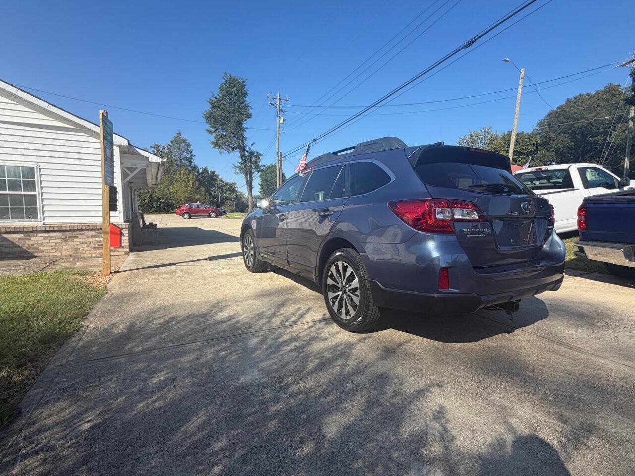 Used 2016 Subaru Outback 2.5i Limited AWD/4WD image 5