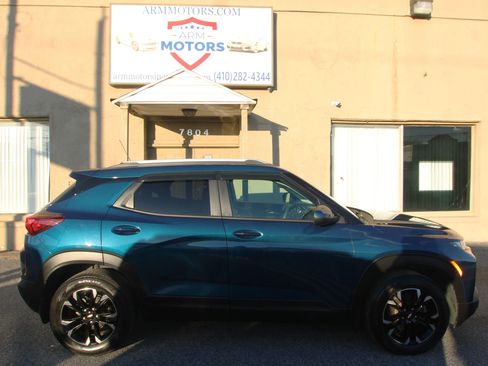 Used 2021 Chevrolet TrailBlazer LT w/ Convenience Package image 4