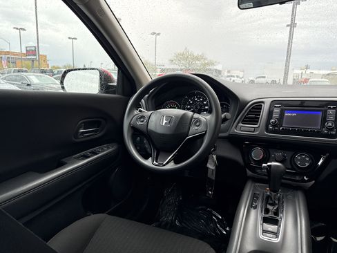 Used 2017 Honda HR-V LX image 16
