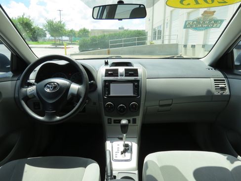 Used 2013 Toyota Corolla LE FWD image 11