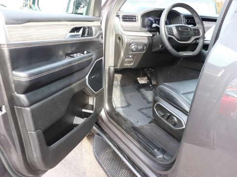 Used 2024 Jeep Wagoneer Series III image 10