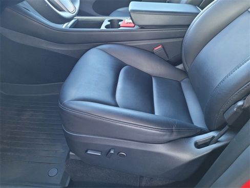 Used 2023 Tesla Model Y Performance image 16